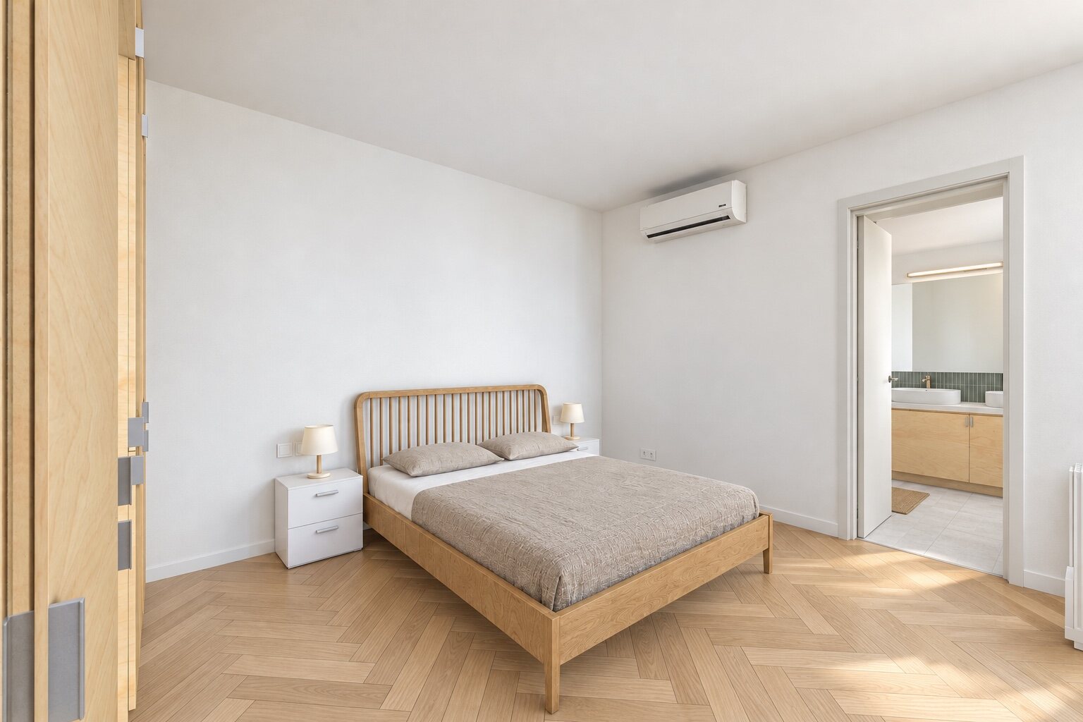 Bedroom 2, with access to bathroom B