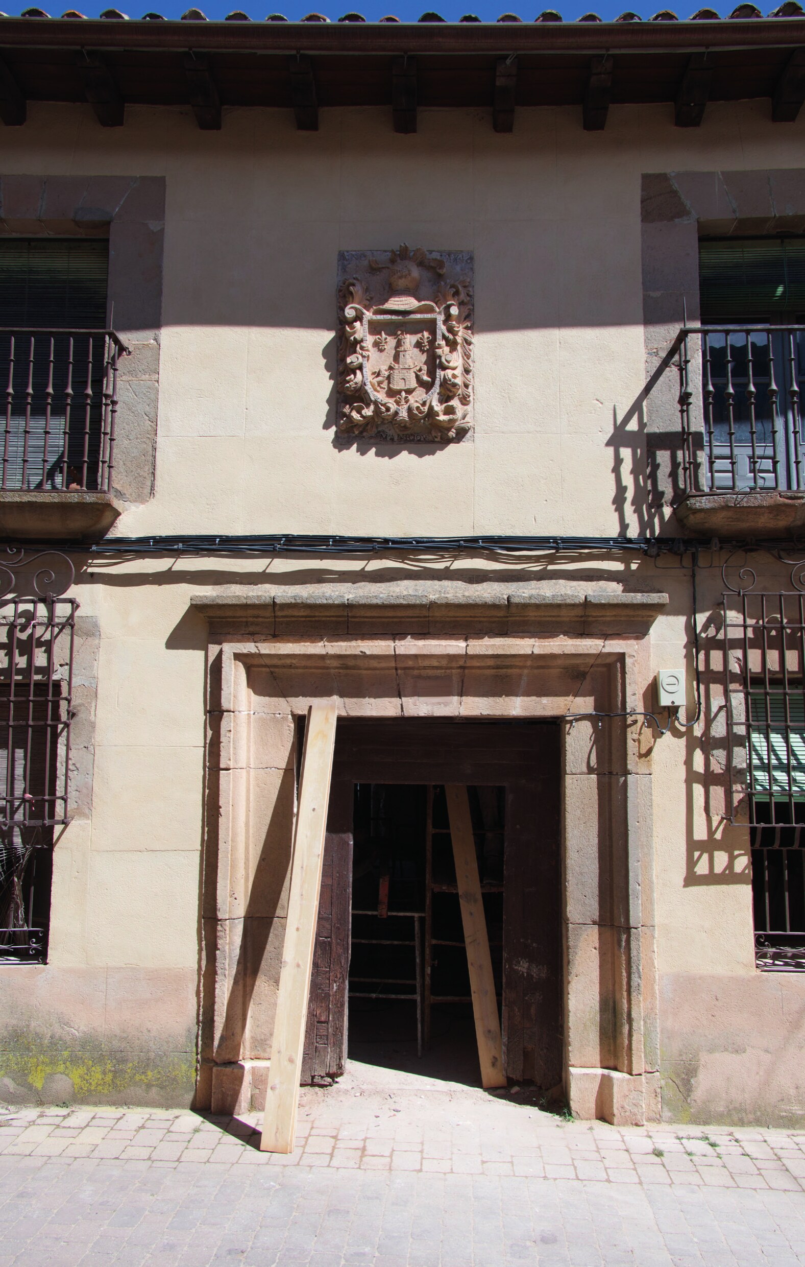 The portal of the house, Atienza